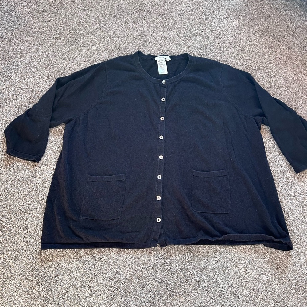 Ulla Popken 100% Cotton black cardigan. 3/4 sleeve with oyster shell button. 32